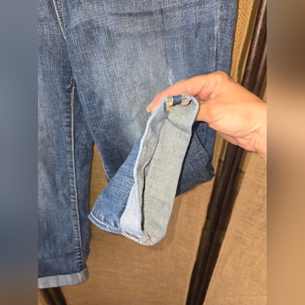 Women's Time And Tru Mid Rise Blue Jean Capris Size 6 - Picture 2 of 10